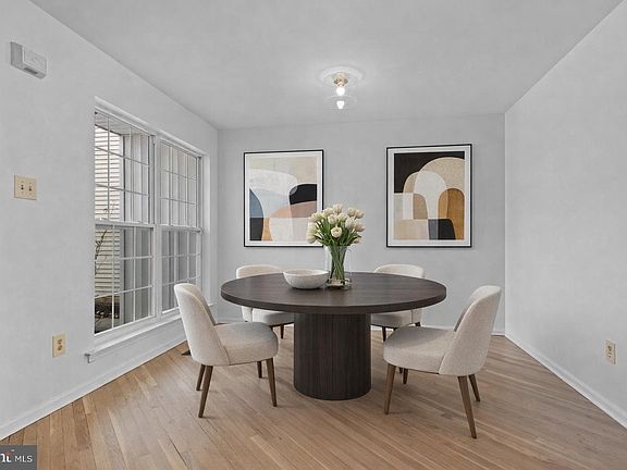 5th image of 112 Stewarts Ct #406