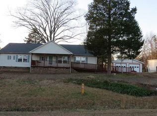 7081 Huntsboro Rd, Oxford, NC 27565