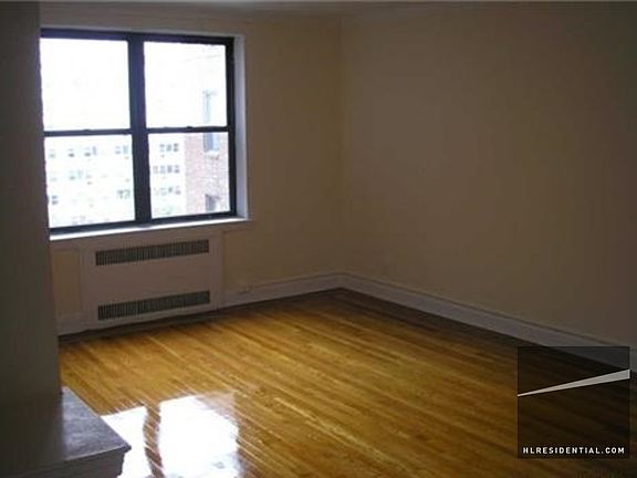 2nd image of 10815 Queens Blvd