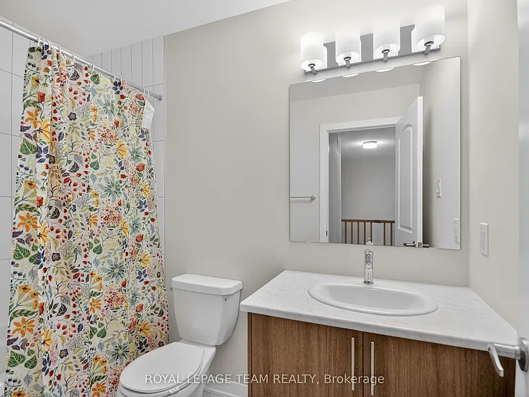 297 Les Emmerson Dr — Photo 30