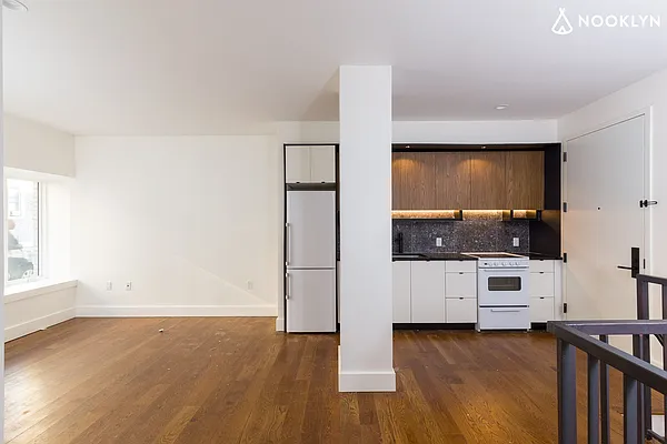Rented by Nooklyn NYC LLC | media 81