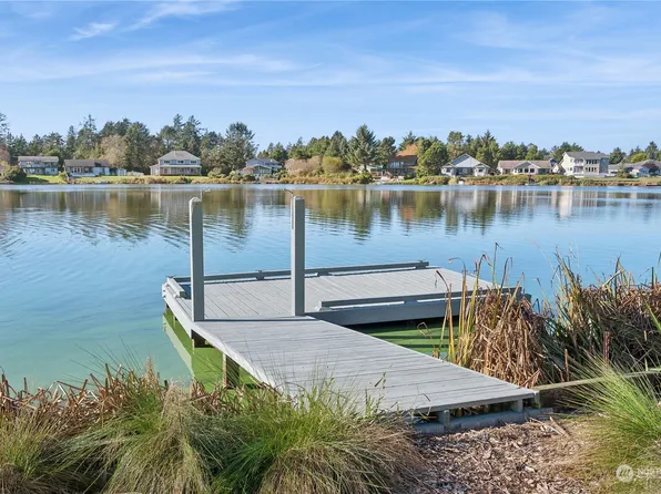 361 Lake View Loop NE, Ocean Shores, WA 98569
