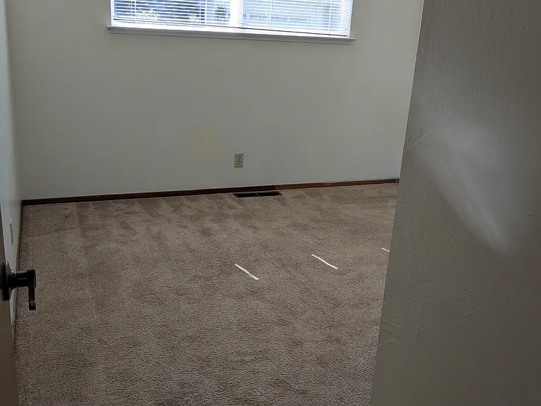 2429 Woodstock Ct — Photo 11