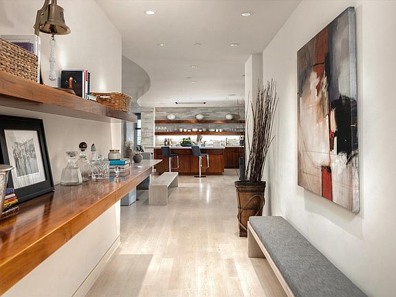 4th image of 618 Anacapa St #6-8