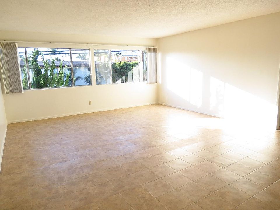 Large Bright Living Area