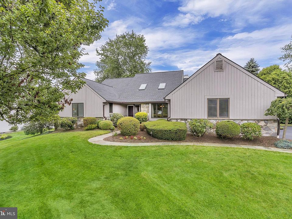 1st image of 208 Deergrass Rd
