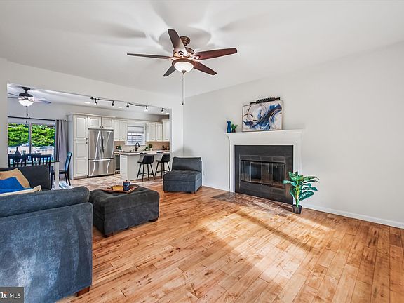 4th image of 8204 Suez Ave
