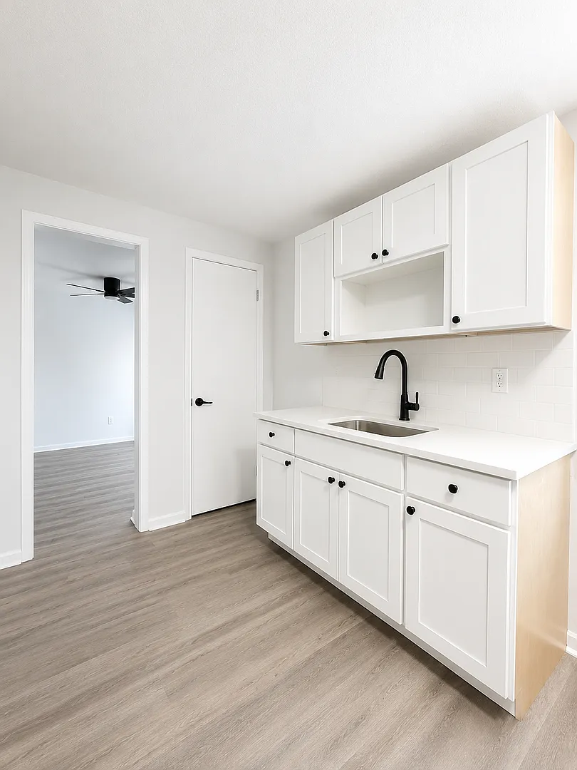 Modern 2-Bedroom Apartment for Rent - Bristol, CT — Photo 2