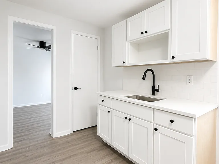83 Meadow St #3E — Photo 2