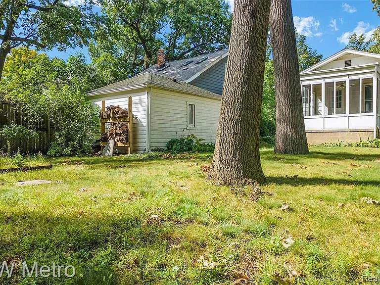 865 W Marshall St — Photo 21