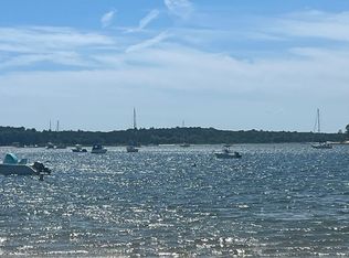 15 Nanumett St, Wareham, MA 02571