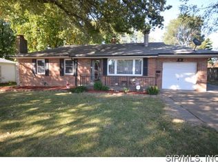 305 Oliver Lee Dr, Belleville, IL