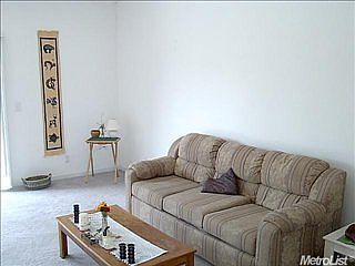 4th image of 867 La Mesa Ln