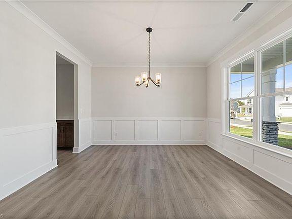 5th image of 1224 Cricket St