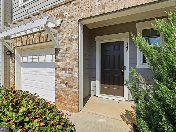 4th image of 145 Swindon Dr