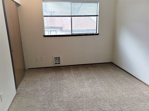 5th image of 14009 32nd Ave NE APT 301