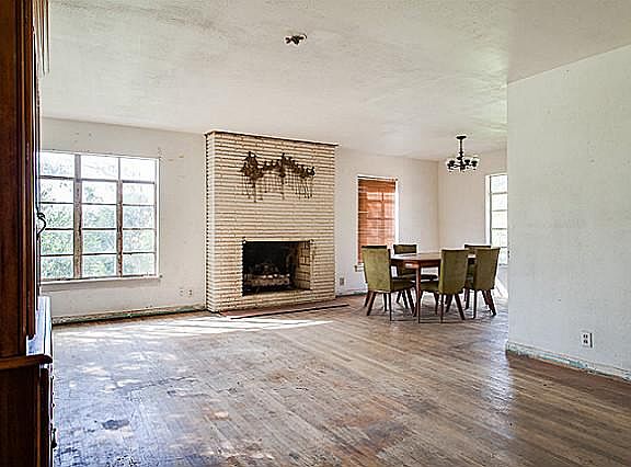 5th image of 2209 Clearview Dr