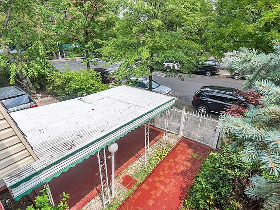 5th image of 759 Thieriot Ave