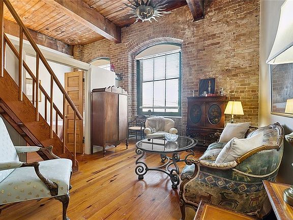 3rd image of 1107 S Peters St APT 325