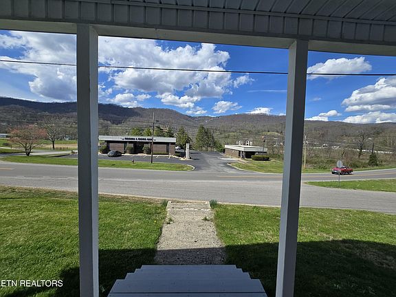 5th image of 120 Old Fincastle Rd