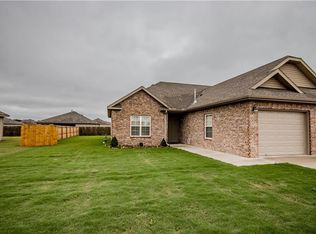 1242 Marigold Rd, Centerton, AR 72719