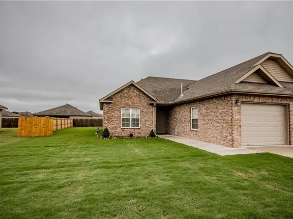 1242 Marigold Rd, Centerton, AR 72719