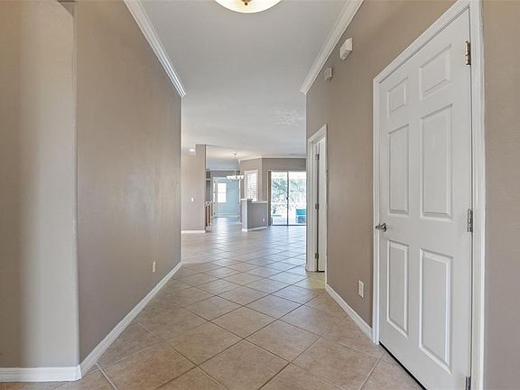 4th image of 12150 Maple Ridge Dr