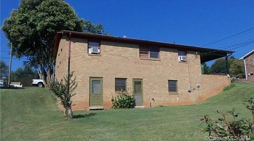 3rd image of 2614 Sherry Ln