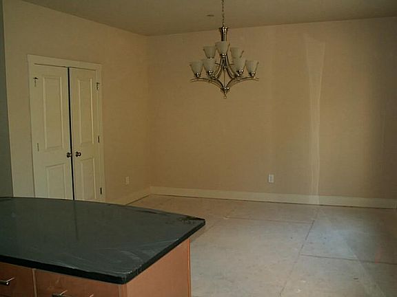 4th image of 2122 Westhill Dr SE