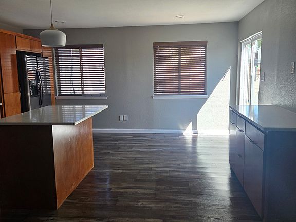 3rd image of 2216 Etain Rd