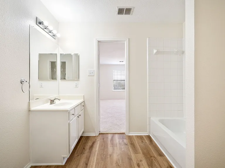 1626 White Oak Rd — Photo 22