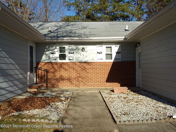 2nd image of 122 Rodhos St