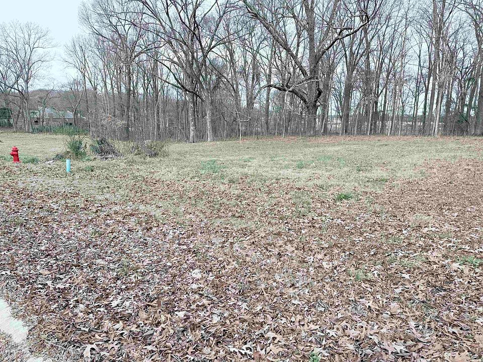 2nd image of 1706 Roleson Ln