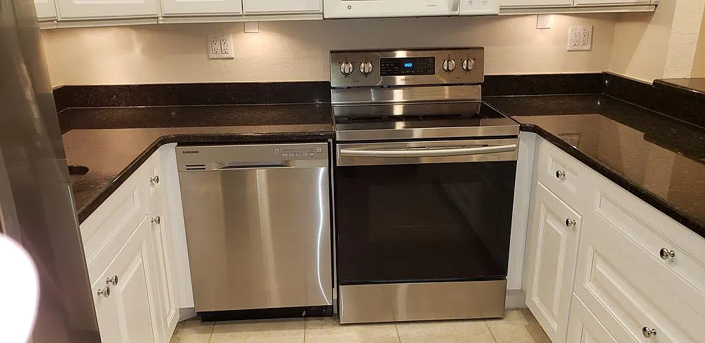 2 bed, 968 sqft, $1,700 — Photo 4