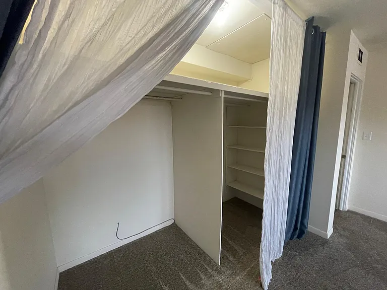 926 E Walnut St #12 — Photo 12