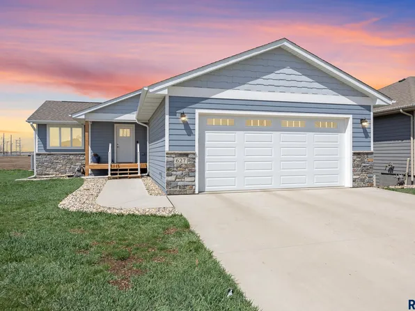 627 Cressman Trl, Hartford, SD 57033