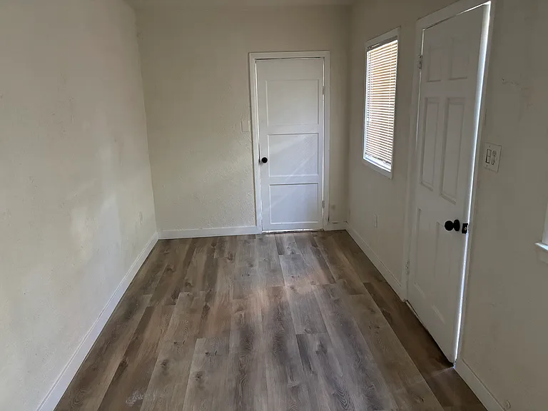 951.75 S Leonard Pl — Photo 8