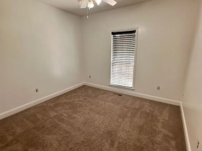 219 Grande View Pkwy — Photo 16