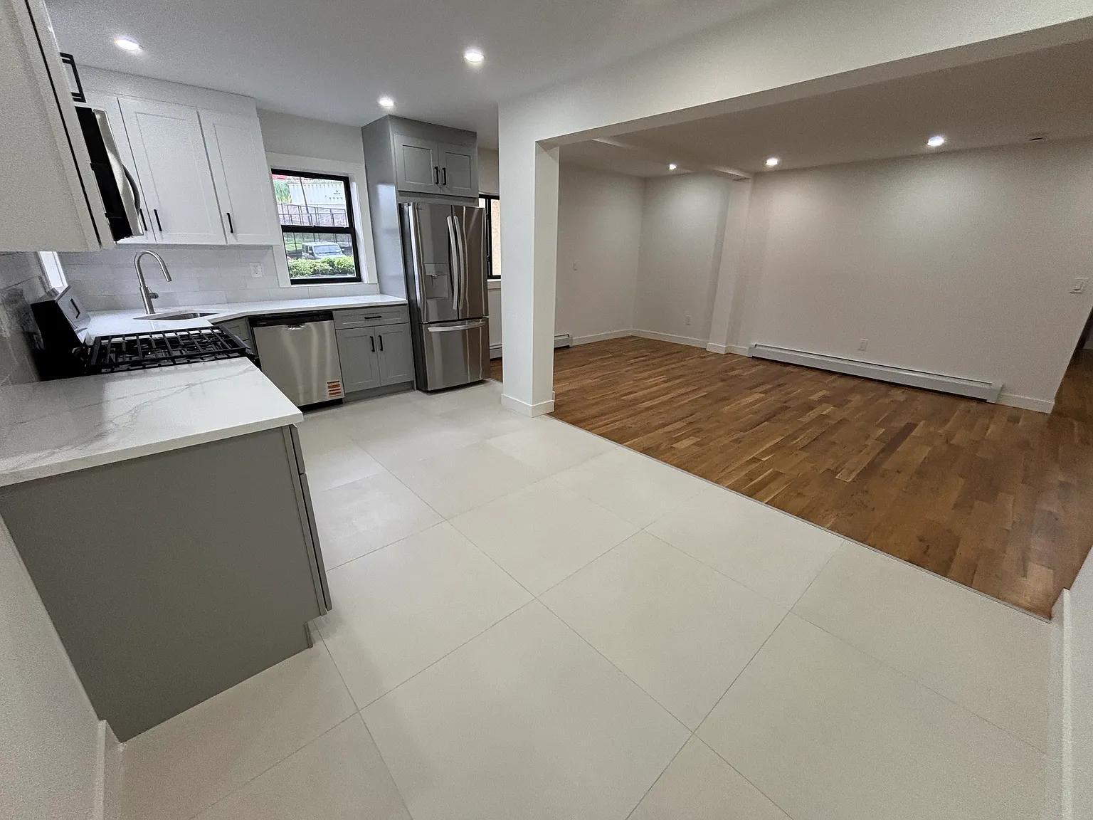 2 bed, 950 sqft, $2,800 — Photo 2