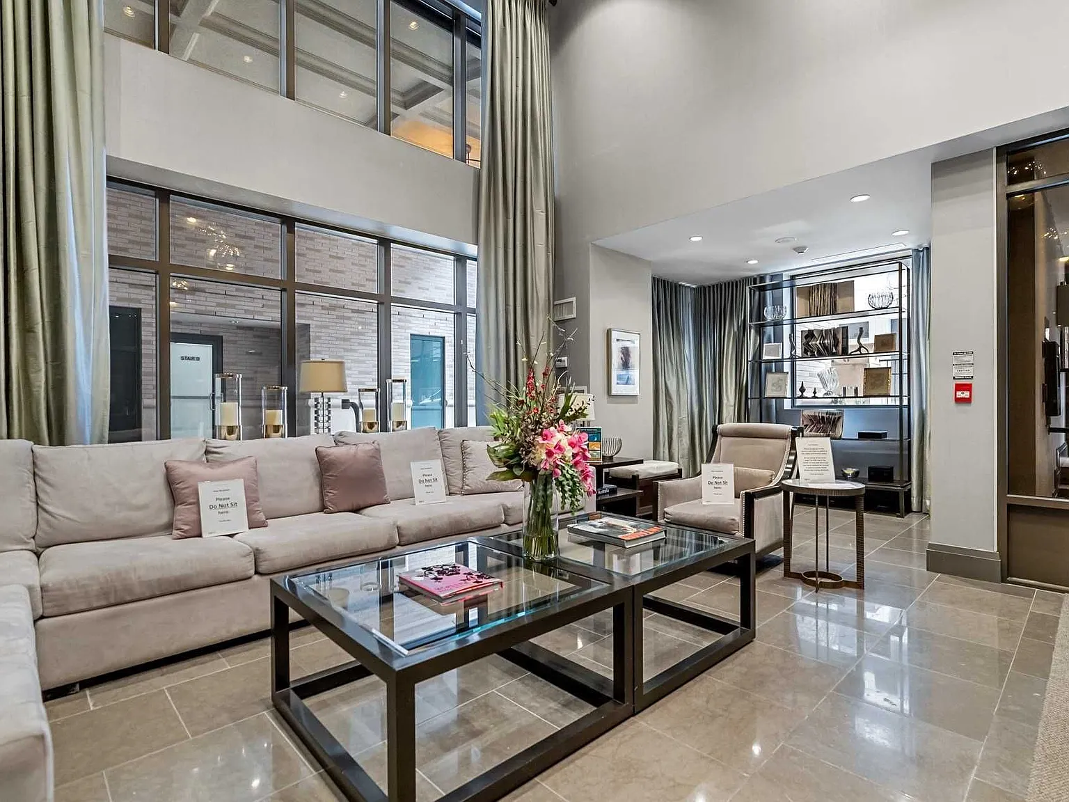 1 bed, 737 sqft, $2,600 — Photo 4