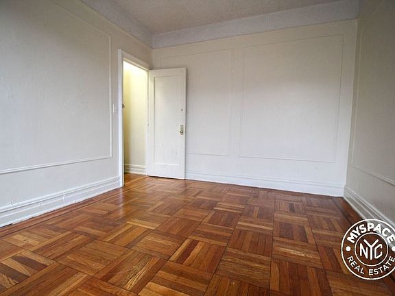 5th image of 240 Crown St #6SS