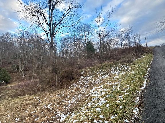 3rd image of Clubhouse Loop