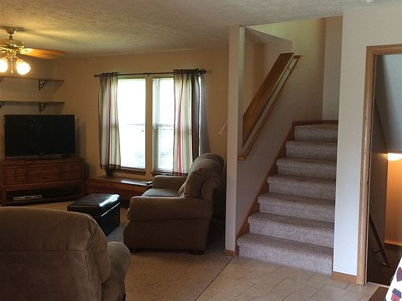2nd image of 220 Buckingham Cir