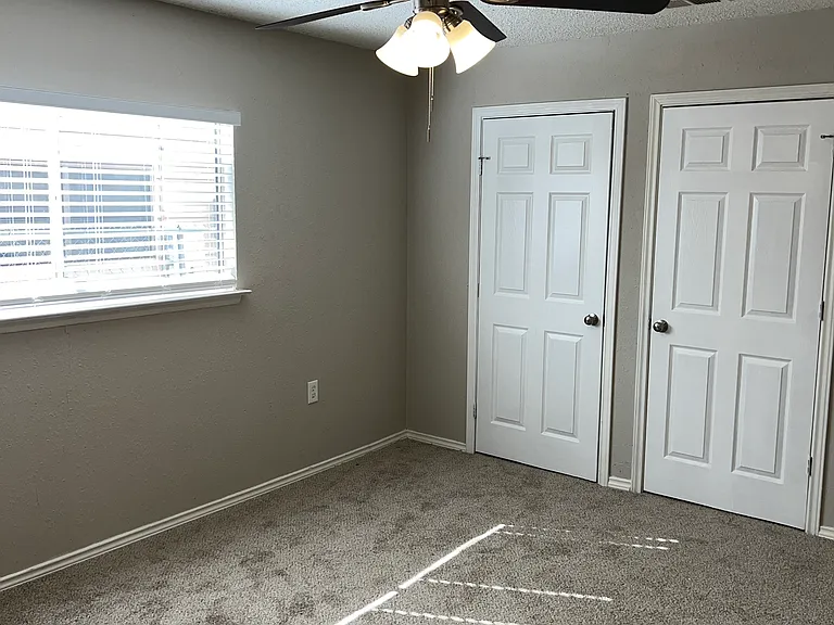 2911 Lakebriar St — Photo 12
