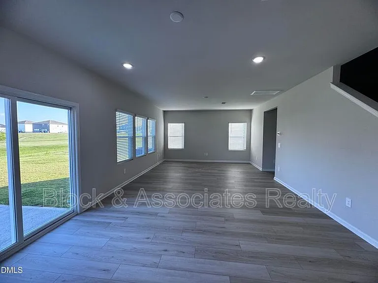 62 Thistle Patch Pl — Photo 3