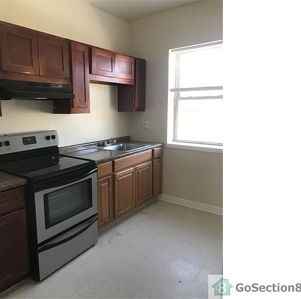 1st image of 169 N Leclaire Ave APT 301