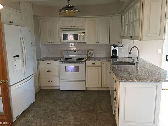 3rd image of 2964 Northampton Dr