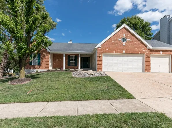 336 Strecker Rd, Ballwin, MO 63011