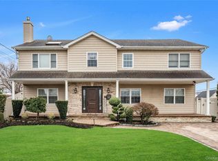 69 Thomas Avenue, Bethpage, NY 11714