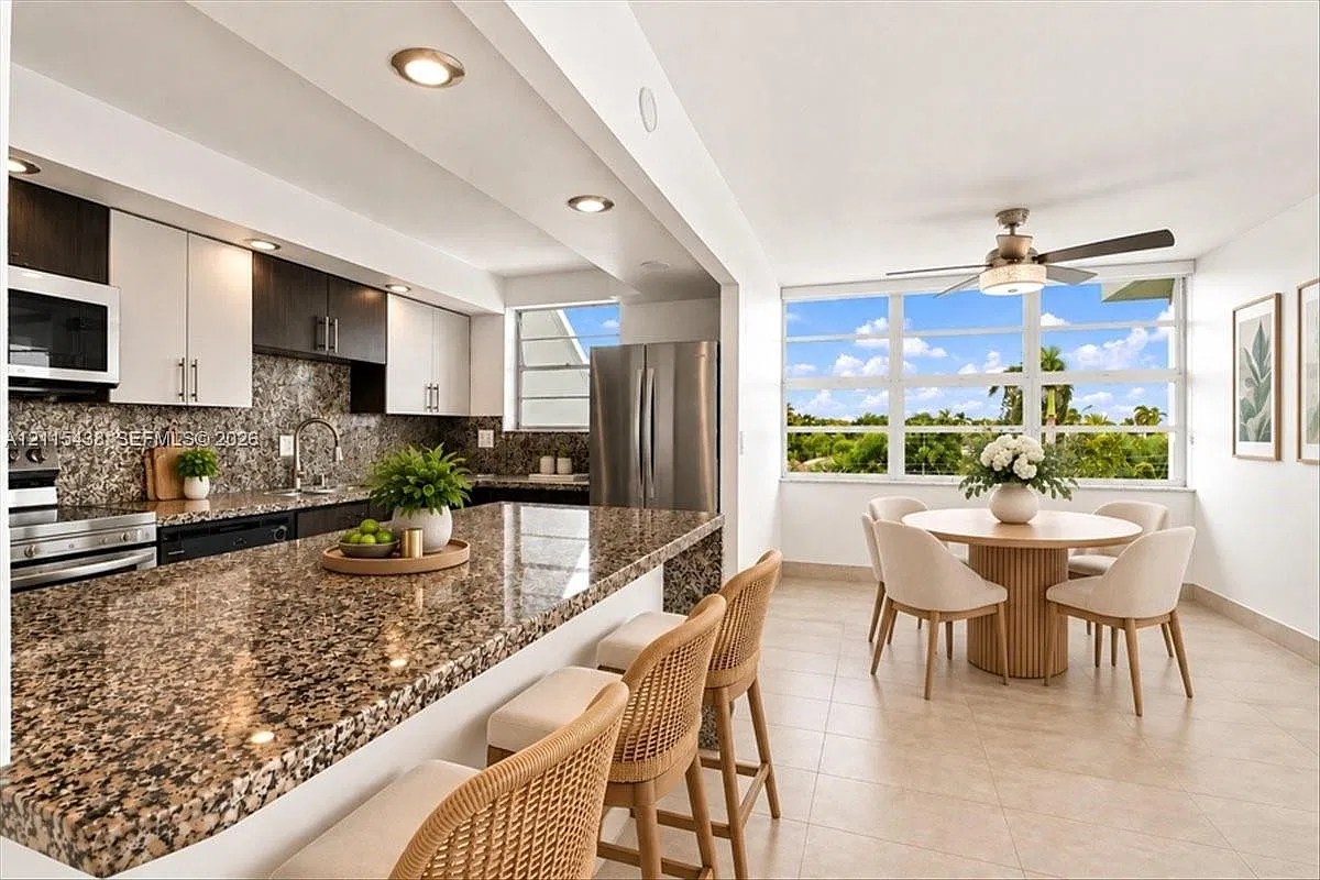 Watergate Condominium No — Photo 4